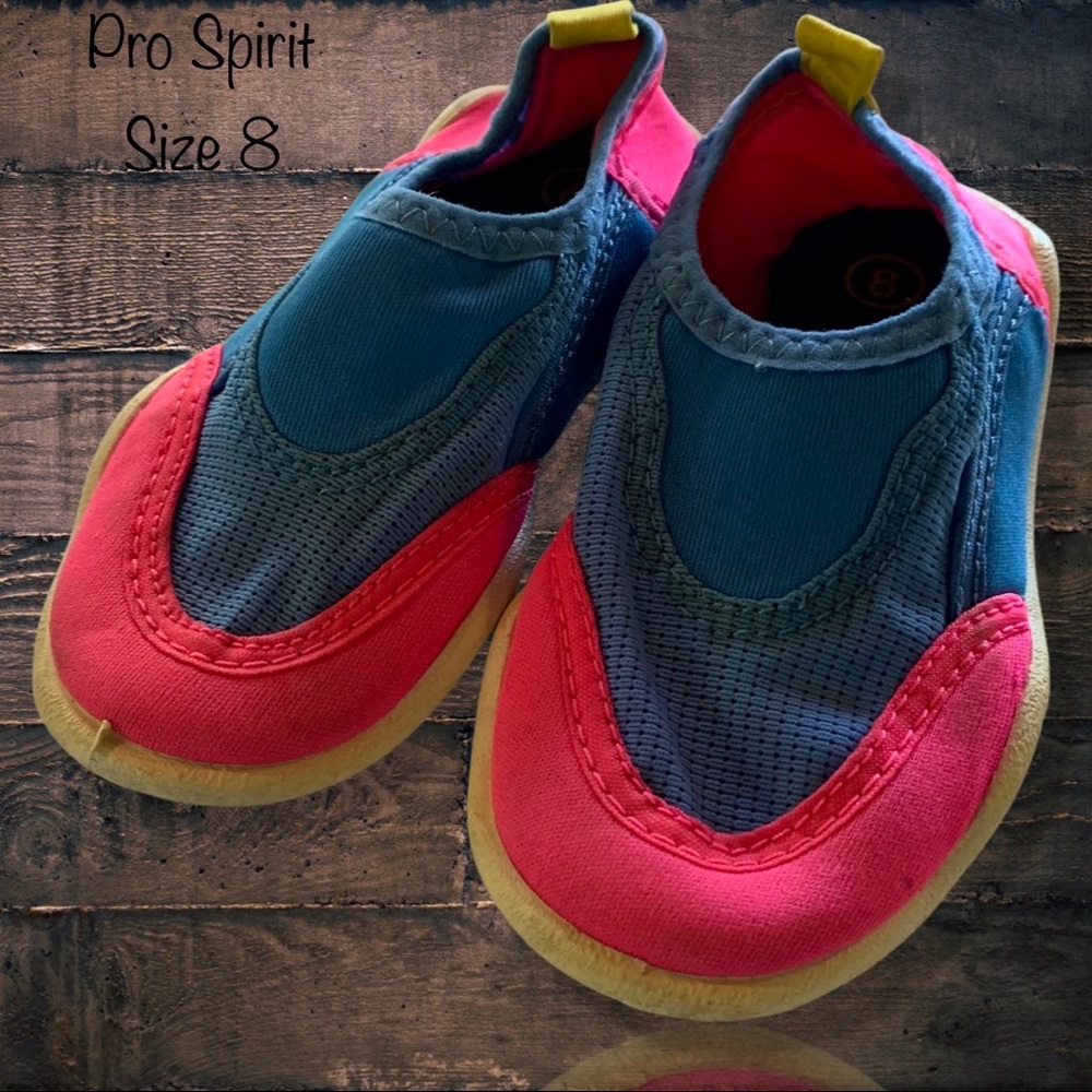 Size 8 Pro Spirit Swim Shoes